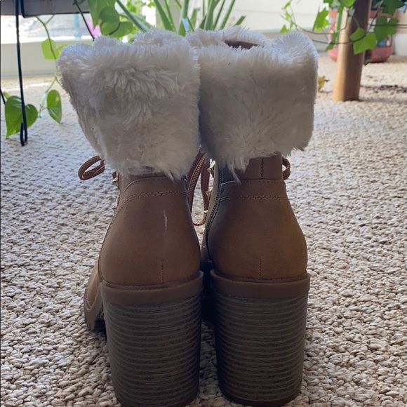 Guess booties - Picture 3 of 4